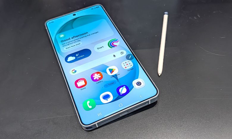 The Samsung Galaxy S26 Ultra has the world's first 'Privacy Display' - here's how it works