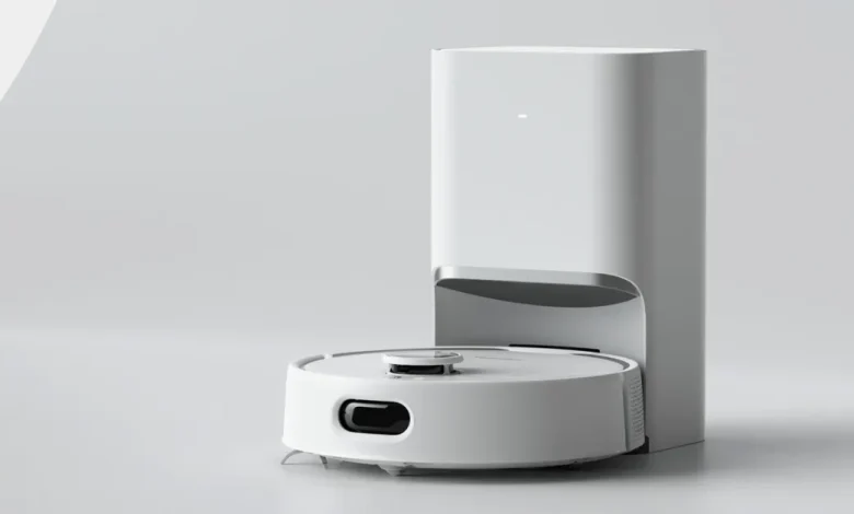 The switchBot S10 mop/vacuum does not require manual refilling