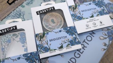 Bridgerton lovers will love this amazing collection of CASETIFY accessories