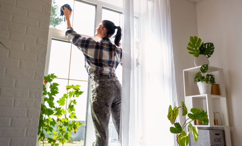 I asked the pros for tips on getting clean in less than 15 minutes—here's what they recommend