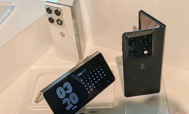 Motorola Razr Fold Debuts at MWC 2026 with 50MP Triple Camera and Huge 6,000mAh Battery in a Small Body.
