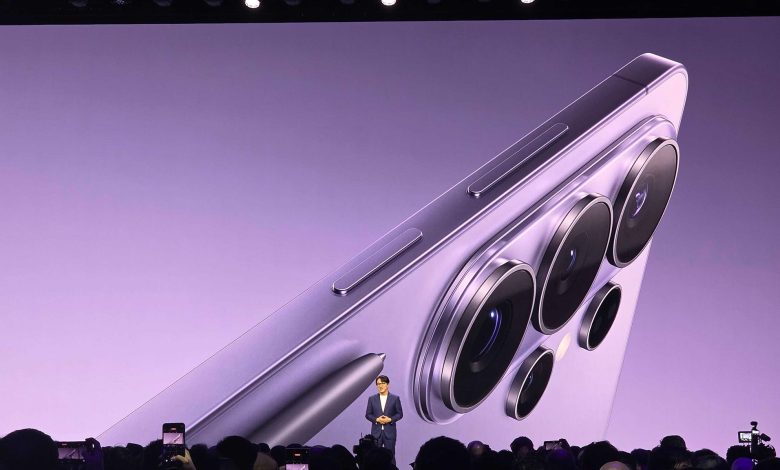 Samsung's most compact Unpacked in years sets the stage for the Galaxy S26. Less filling, more focus.