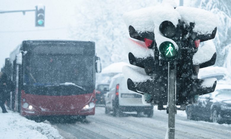 Why Your Car May Have Trouble Running Traffic Lights in Snow