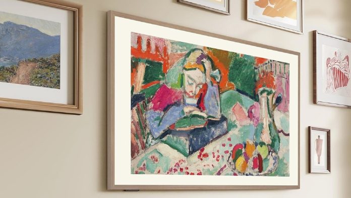 Amazon Just Dropped the Price of Hisense 55-Inch UHD TV by 30%

