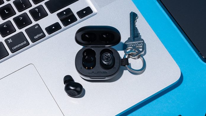 These $32 Earbuds Offer Better Battery Life Than Apple AirPods 4

