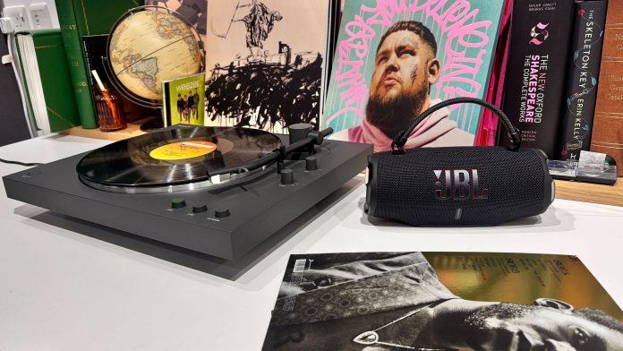 Vinyl on your radio? Discover 4 unconventional but easy ways to listen to your turntable

