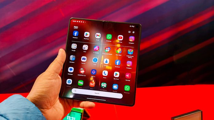 Does the Motorola Razr Fold support a stylus?

