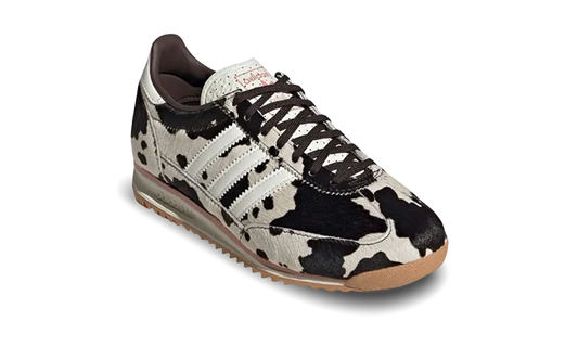 Probándome las nuevas zapas exclusivas
