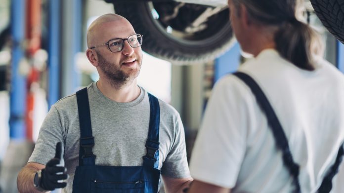 5 Auto Tools Mechanics Say Are Not Worth Buying

