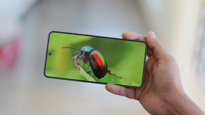 Samsung could avoid cheapening the Galaxy S27 with BOE panels, but they may not want to

