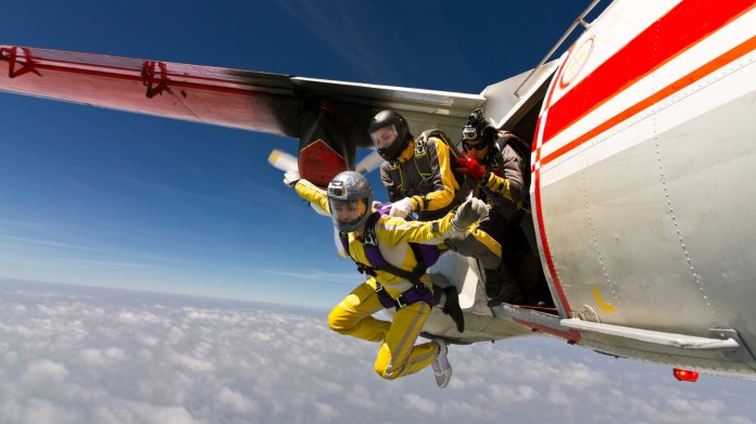 There Are Good Reasons Why Airplanes Don't Carry Parachute Passengers

