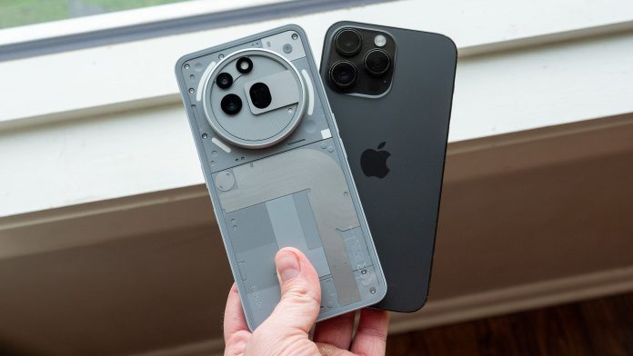 TikTokers are trading in their iPhones for Blank Phones, and I think I understand why


