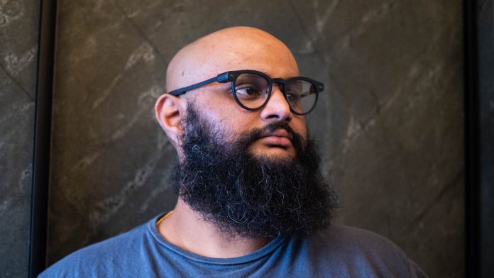 I used MemoMind One: these smart glasses without a camera made me feel like 007

