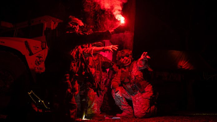 Why Do American Soldiers Use Red Light At Night?


